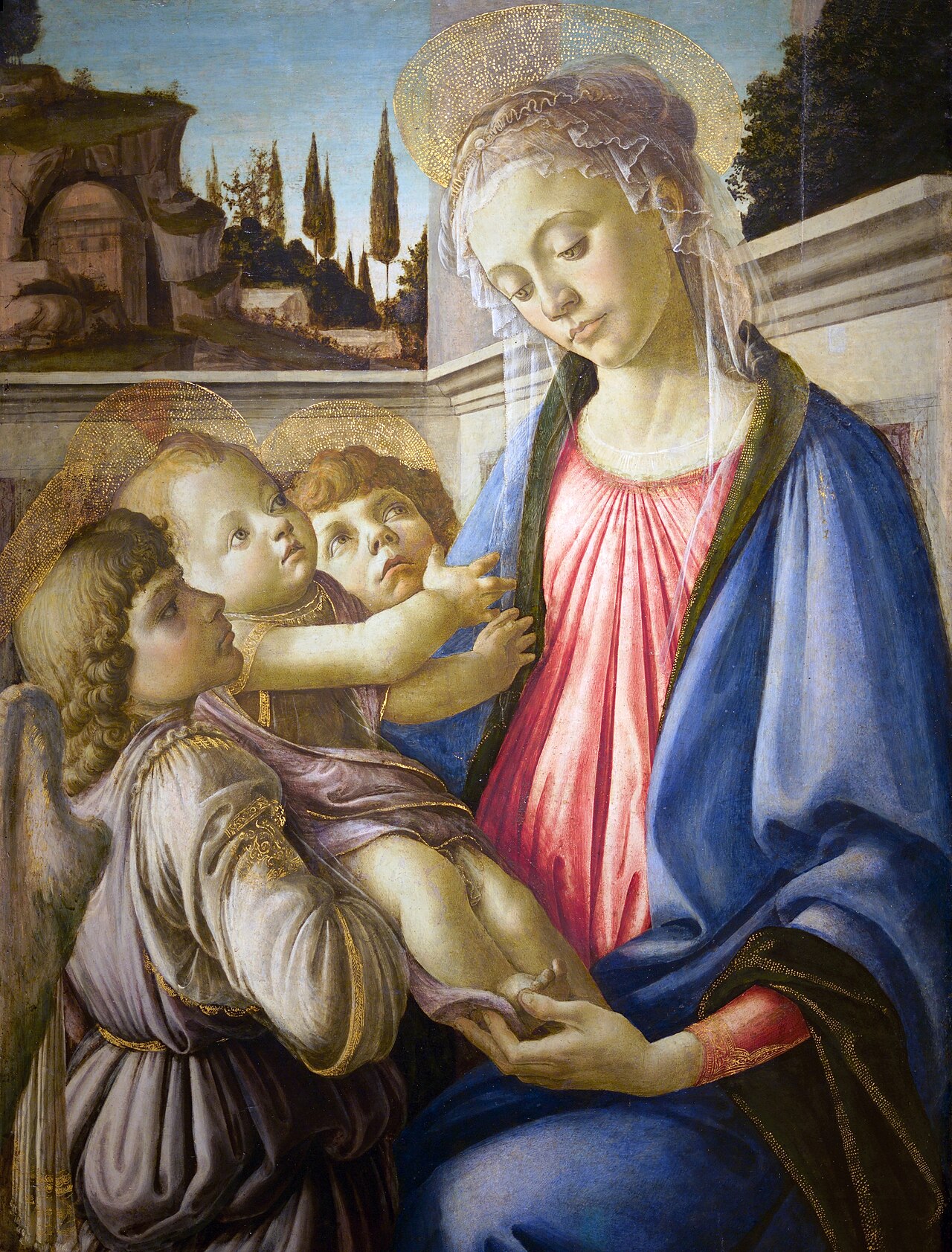 Maria segura o menino Jesus enquanto dois anjos o amparam, em pintura de Sandro Botticelli (c. 1468–1470).
