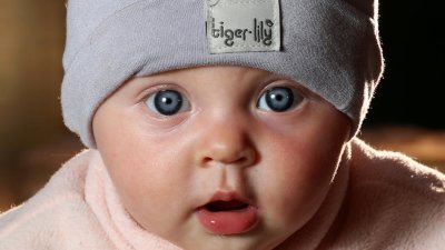Por que os olhos do bebê mudam de cor durante os primeiros dias de vida?
