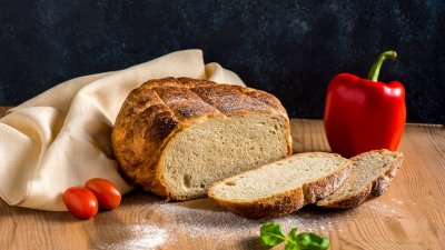 Por que o pão duro fica duro e a bolacha mole?