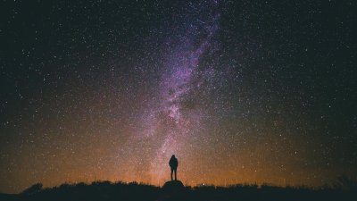 Como é calculada a distância até uma galáxia?