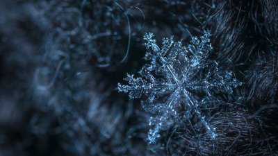 Por que os flocos de neve têm sempre seis lados?