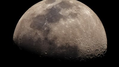 Por que a Lua tem tantas crateras?